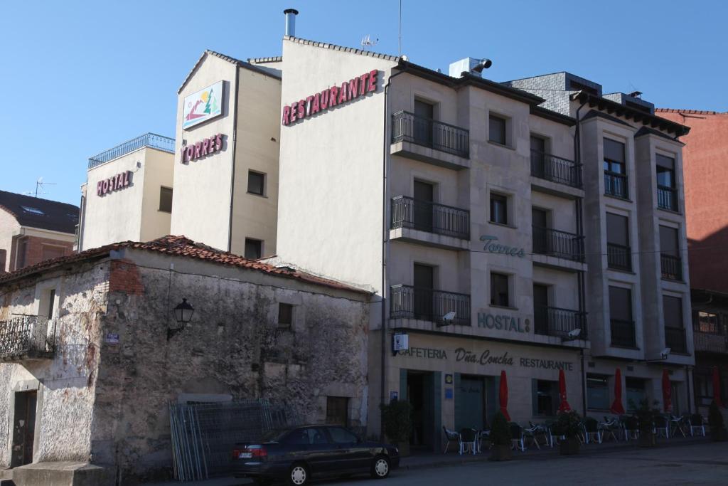Hostal Torres San Leonardo de Yagüe Exterior foto