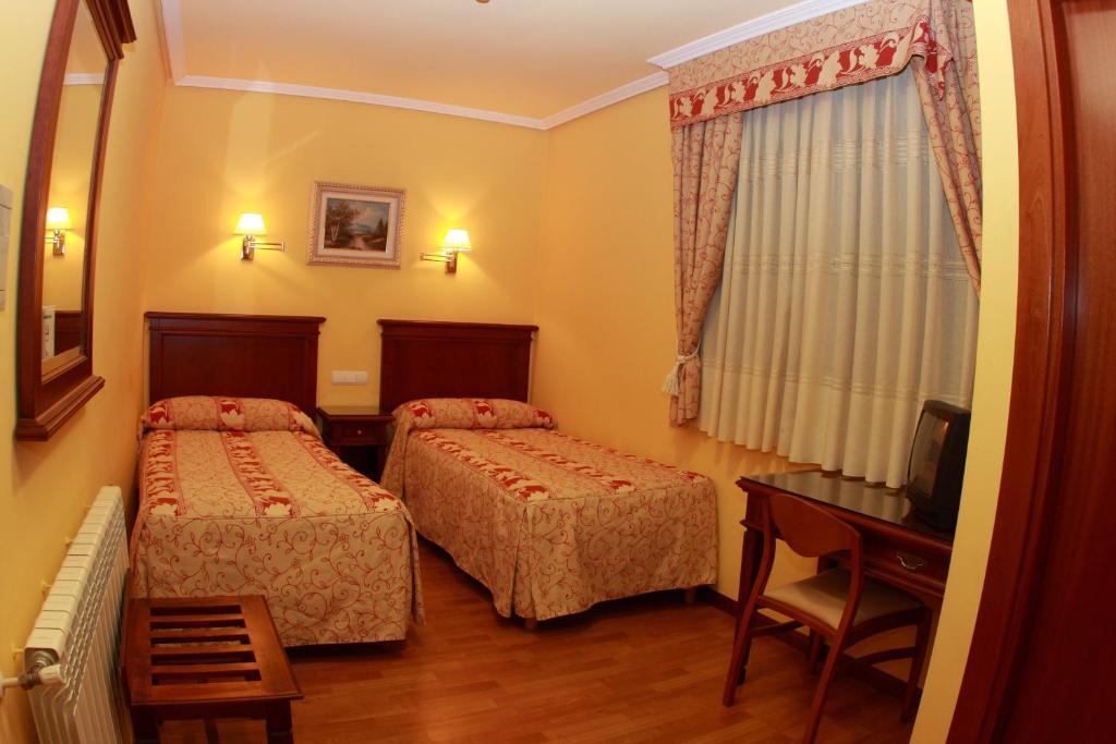 Hostal Torres San Leonardo de Yagüe Quarto foto